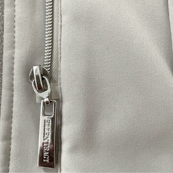 Elegant Quilted Women's Jacket - Picture 5 of 9